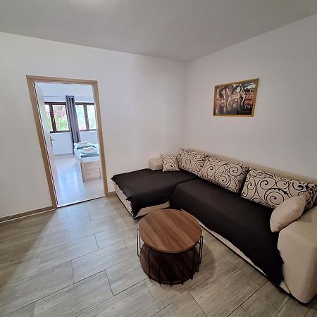 Apartmani Lisicina Omiš Esterno foto