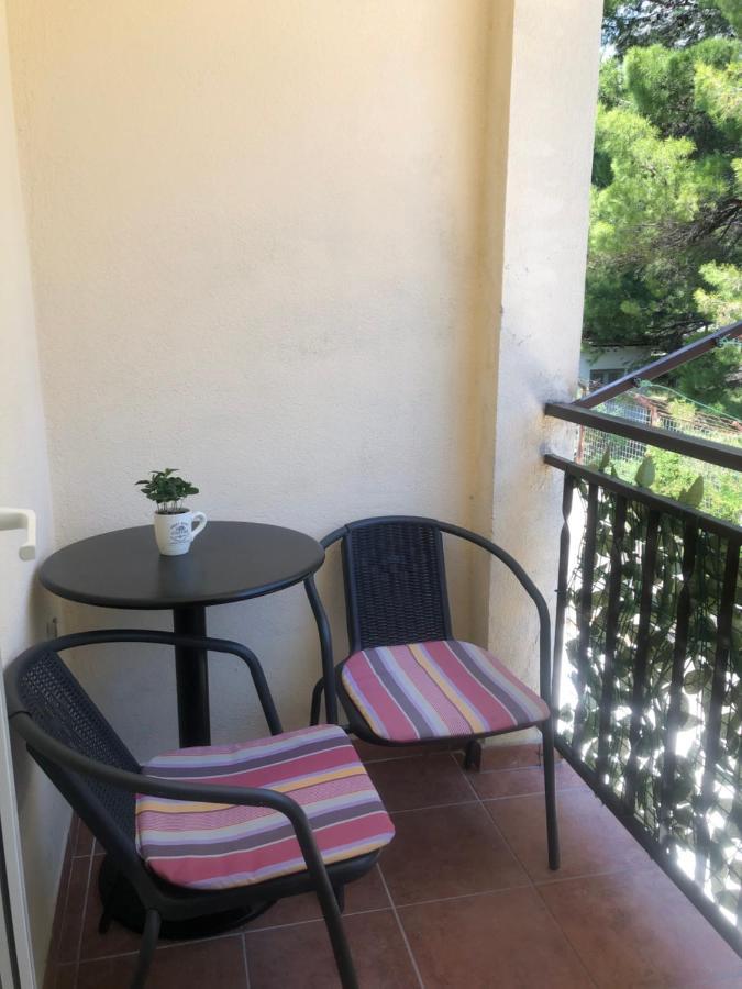 Apartmani Lisicina Omiš Esterno foto