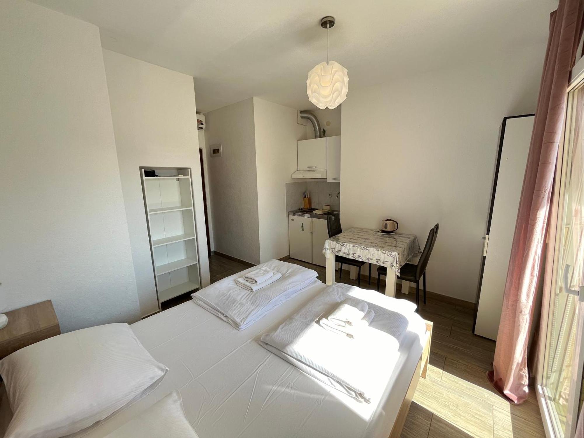 Apartmani Lisicina Omiš Esterno foto