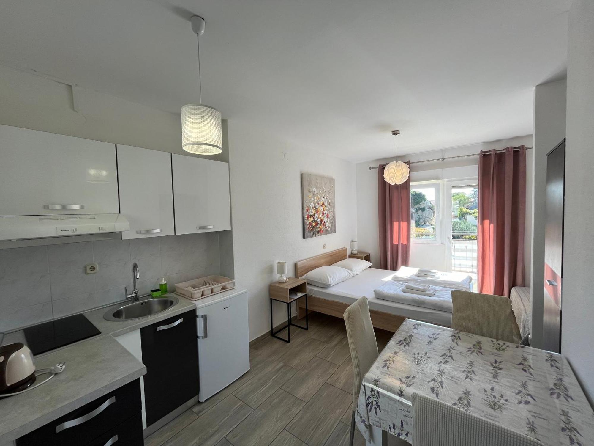 Apartmani Lisicina Omiš Esterno foto